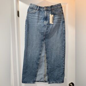 Dynamite denim skirt size S brand new!